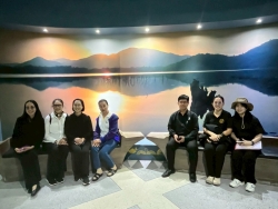 LINE_ALBUM_ดูงานศูนย์ศิลปชีพบางไทร จ_พระนครศรีอยุธยา_251124_177.jpg - โครงการเทิดทูล ชาติ ศาสนา พระมหากษัตริย์ รวมพลังแห่งความภัคดีของประชาชนเทศบาลตำบลสันป่าตอง  | https://www.sanpatong.go.th